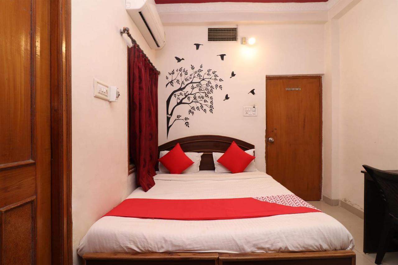 Oyo 1021 Hotel Gayatri Residency Tirath Exterior foto